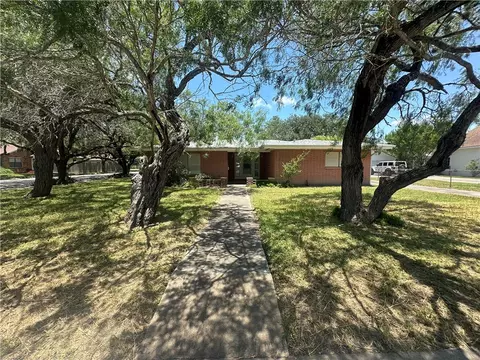 901 E Fulton St, Sinton, TX 78387