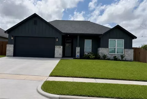 3401 Travis Ct, Corpus Christi, TX 78414