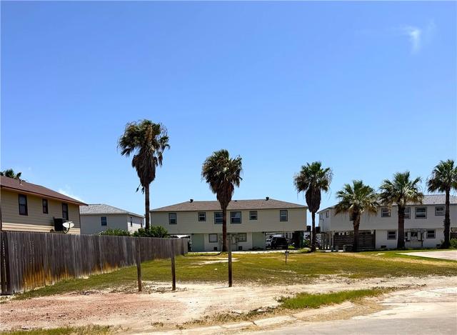 618 Sandpiper Cir, Port Aransas, TX 78373