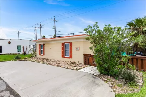 134 N Alister St #6, Port Aransas, TX 78373