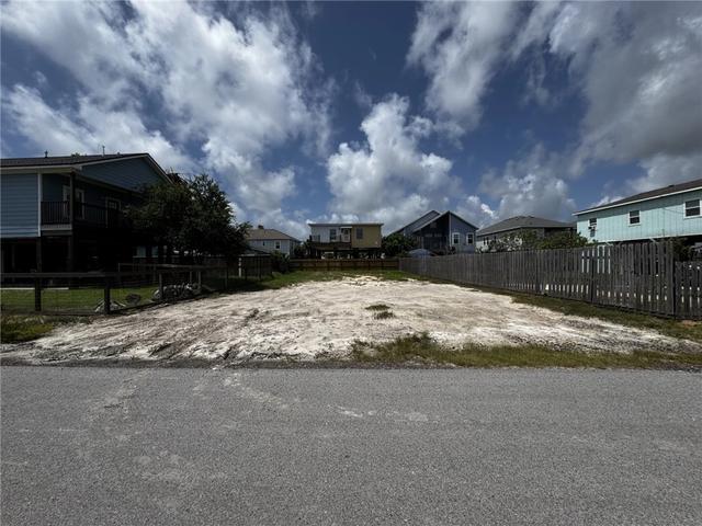 113 Las Palmas Dr, Corpus Christi, TX 78418