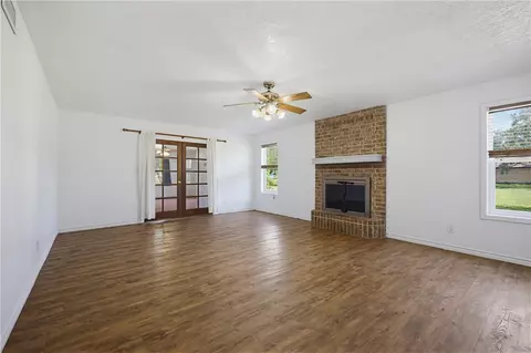 Living - 106 Adkins, Refugio, TX 78377 photo 4 of 8