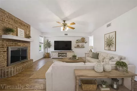 Living - 106 Adkins, Refugio, TX 78377 photo 7 of 8