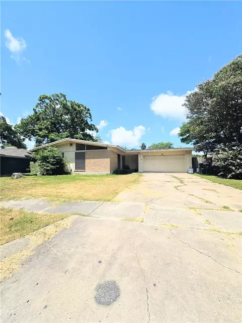 3225 Orlando Dr, Corpus Christi, TX 78411