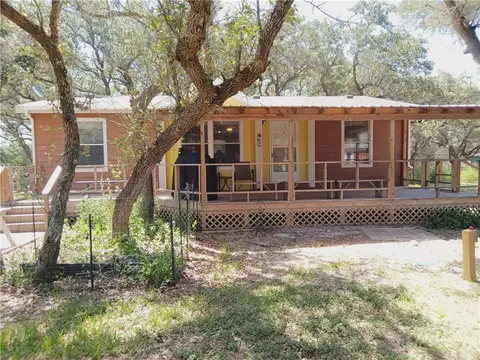 408 S Burton St, Rockport, TX 78382