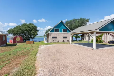 Exterior - 137 Windy Ridge Loop, Mathis, TX 78368 photo 1 of 9