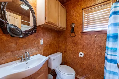 Bath - 137 Windy Ridge Loop, Mathis, TX 78368 photo 3 of 3