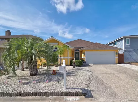 13613 Port Royal Ct, Corpus Christi, TX 78418