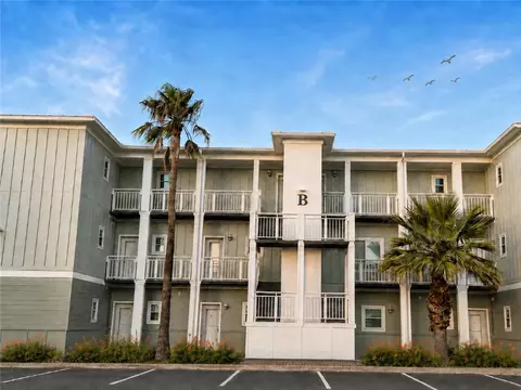 1107 S 11th St #B12, Port Aransas, TX 78373