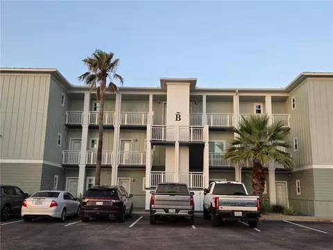 1107 S 11th St #B12, Port Aransas, TX 78373