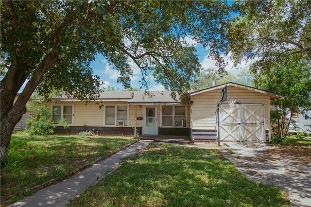 621 S Wanda Dr, Kingsville, TX 78363