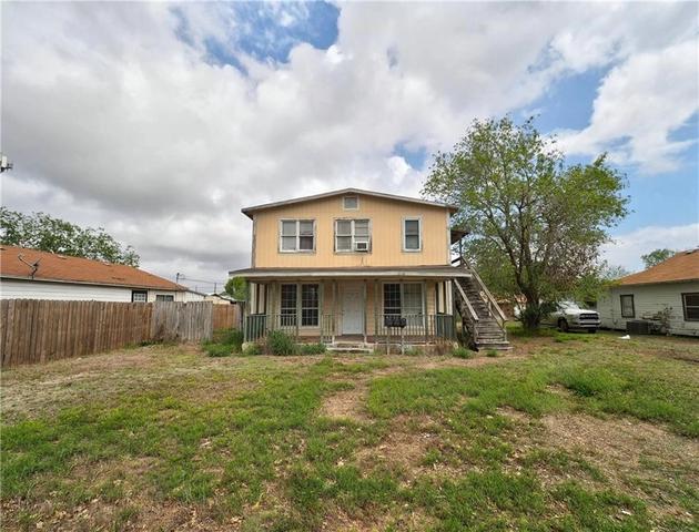 1106 E Huisache Ave, Kingsville, TX 78363
