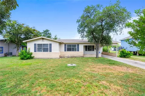 147 W Avenue D, Kingsville, TX 78363