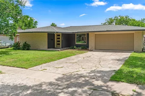 3729 Pope Dr, Corpus Christi, TX 78411