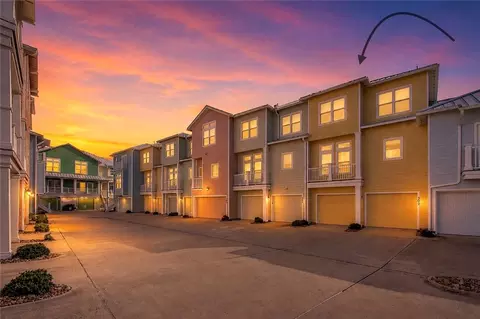 14890 Granada Dr #302, Corpus Christi, TX 78418