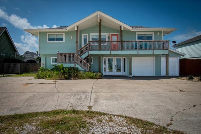20 Mazatlan Dr, Rockport, TX 78382