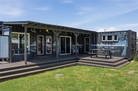 1615 S Verne St, Rockport, TX 78382