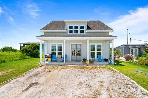360 Club Oak Ln, Rockport, TX 78382