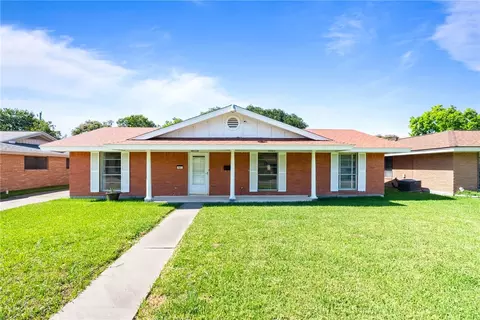 107 Daniel Moore St, Portland, TX 78374