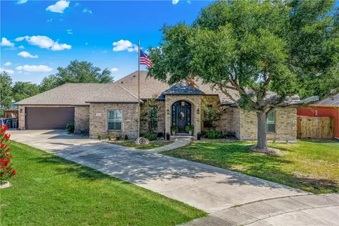 10201 Maple Leaf Dr, Corpus Christi, TX 78410