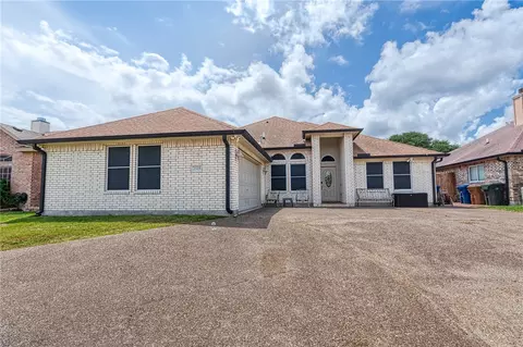 2525 Twine Dr, Corpus Christi, TX 78414