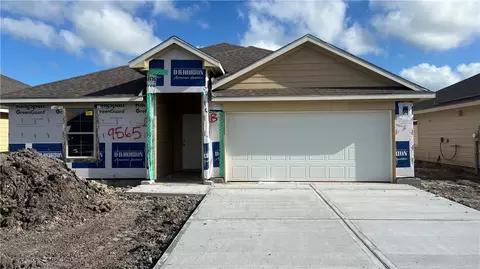 9565 Swedish Oak Dr, Corpus Christi, TX 78410