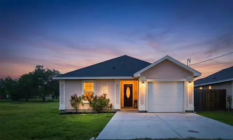 308 Dahme Ave, Orange Grove, TX 78372