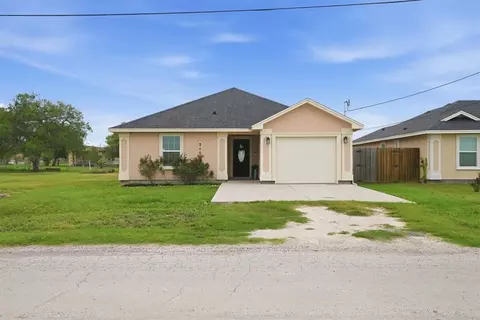 308 Dahme Ave, Orange Grove, TX 78372