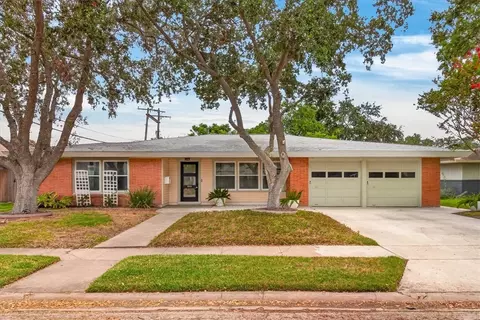 609 Peerman Pl, Corpus Christi, TX 78411