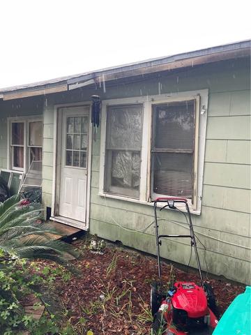 249 N 10th St, Aransas Pass, TX 78336