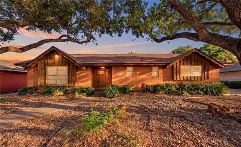 753 Burkshire Dr, Corpus Christi, TX 78412