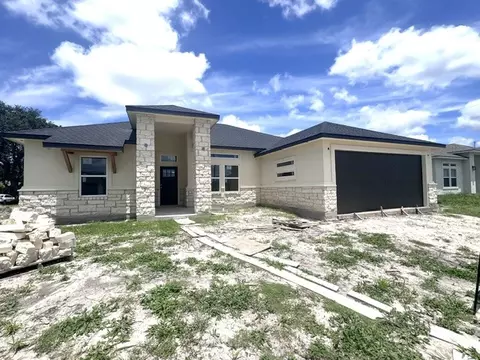 3801 Willow Weep Dr, Corpus Christi, TX 78410