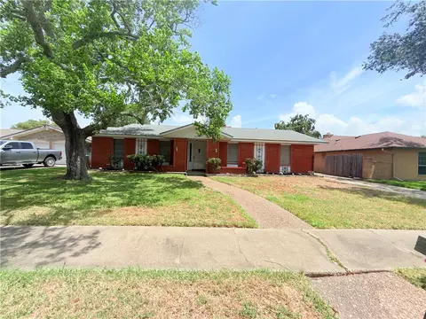 207 Terlingua Dr, Portland, TX 78374