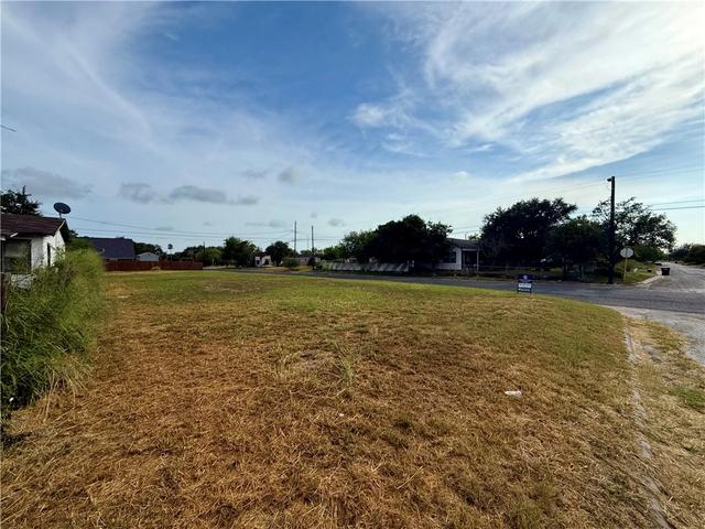 503 E Ave C Ave, Kingsville, TX 78363