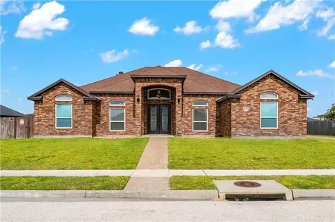 2033 Arash Dr, Corpus Christi, TX 78413