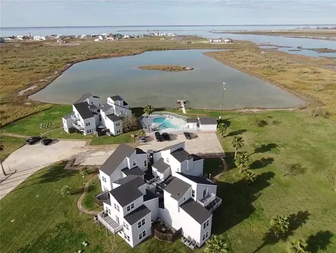 1001 Cape Velero Dr #C-2, Rockport, TX 78382