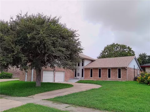 849 Cliff Dr, Portland, TX 78374