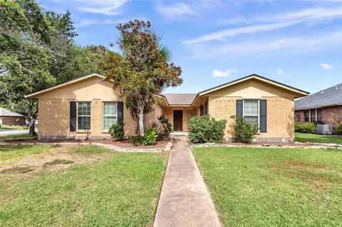 101 Toyah Dr, Portland, TX 78374