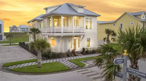 700 Sunrise Ave, Port Aransas, TX 78373