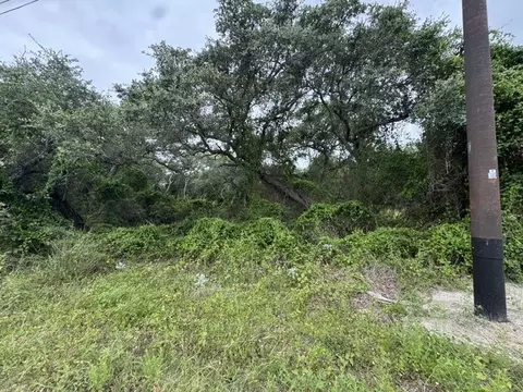 2111 Mooney Ln, Ingleside, TX 78362