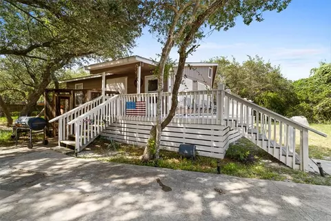 245 Griffith Dr, Rockport, TX 78382