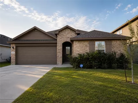 1417 Maverick, Sinton, TX 78387