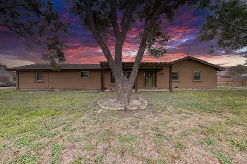 4005 Ridge Trail Dr, Robstown, TX 78380