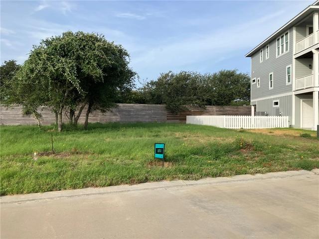 129 Breezeway Dr, Rockport, TX 78382