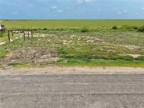 4546 Northview Dr, Rockport, TX 78382