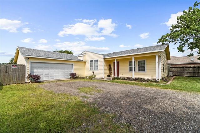 945 Purdue, Corpus Christi, TX 78418