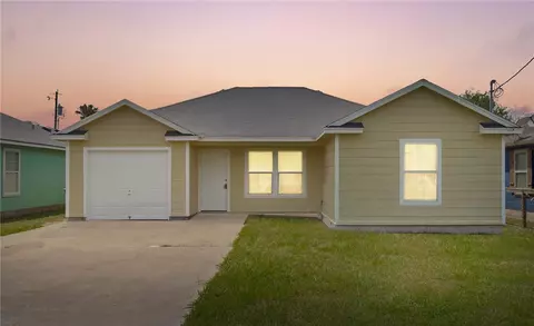 534 Military Dr, Corpus Christi, TX 78418