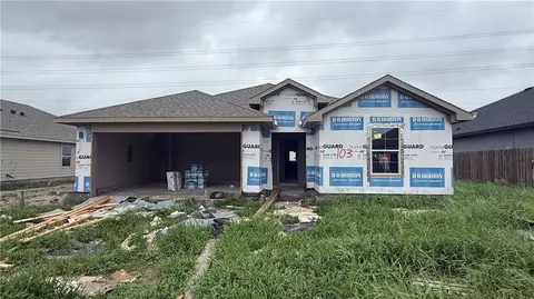 103 Emerald St, Portland, TX 78374