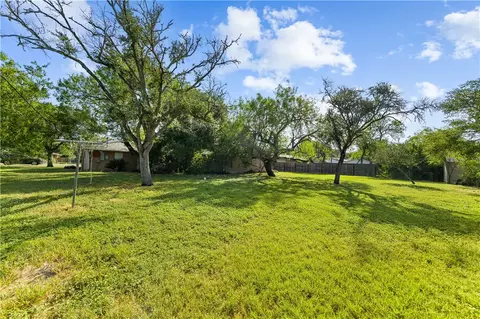 Exterior - 706 E Henderson St, Bishop, TX 78343 photo 6 of 8