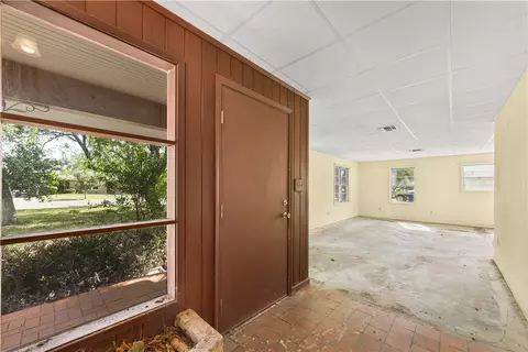 Living - 706 E Henderson St, Bishop, TX 78343 photo 1 of 4